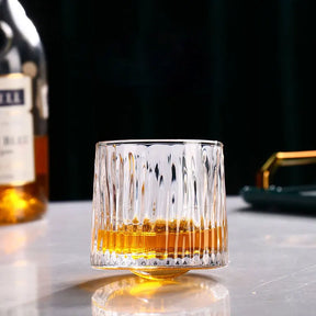 Copo de uísque estrangeiro vidro de vinho luz de cristal luxo high-end sofisticado ligeiramente dicas girando mistura vidro acampamento