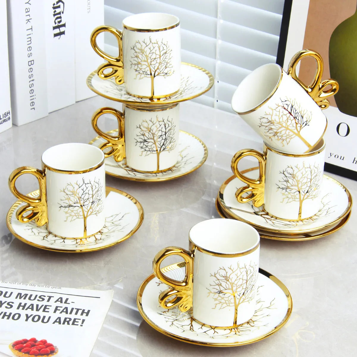 Conjunto de 6 xícaras e 6 pratos, conjunto europeu de xícara de café e pires de cerâmica de luxo leve, xícara requintada britânica e pires para chá da tarde
