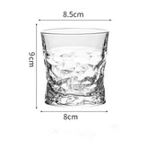 Um copo adequado para beber em uma barra Um copo de uísque Um copo de espíritos Um copo de vinho estrangeiro Um copo de cristal e um vidro criativo